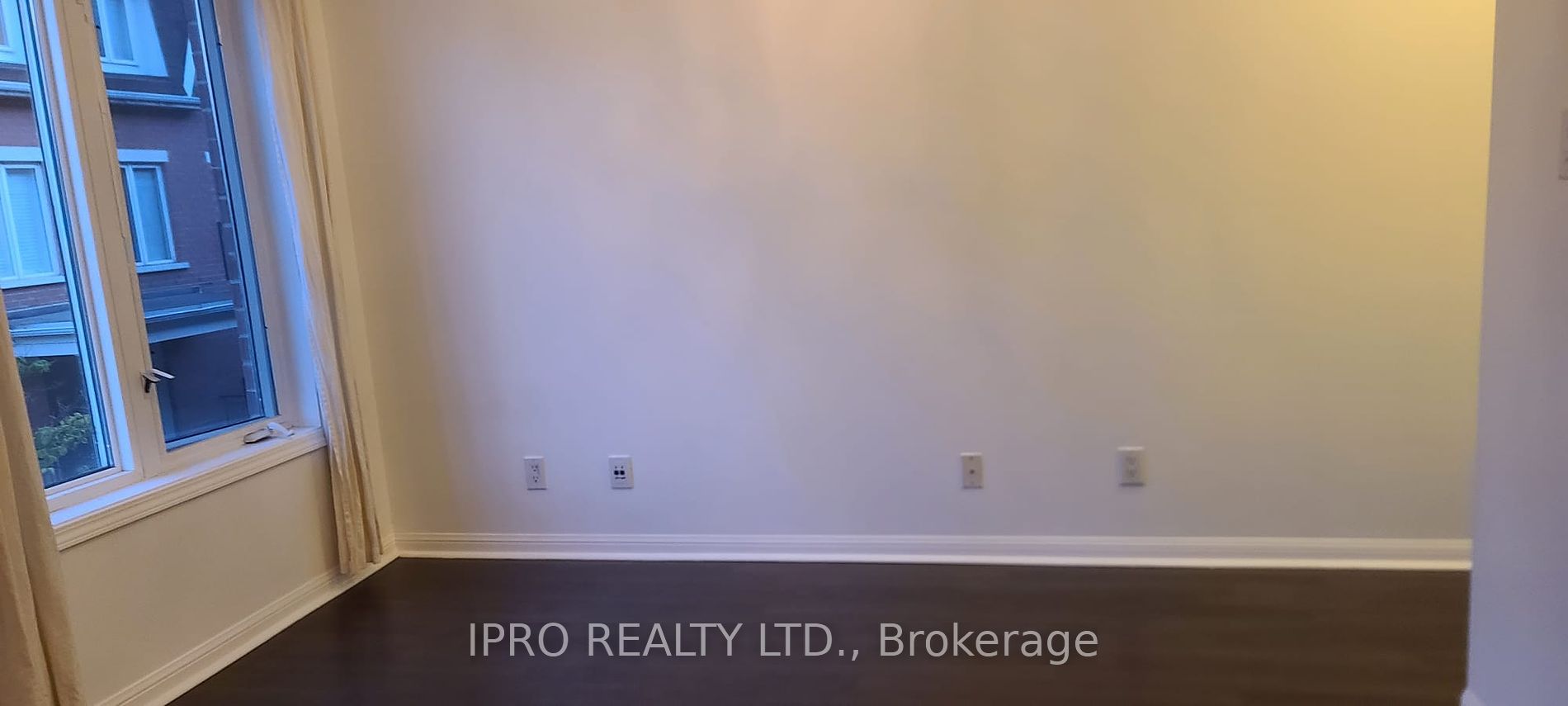 12 Laidlaw St 830 Property Photo 2