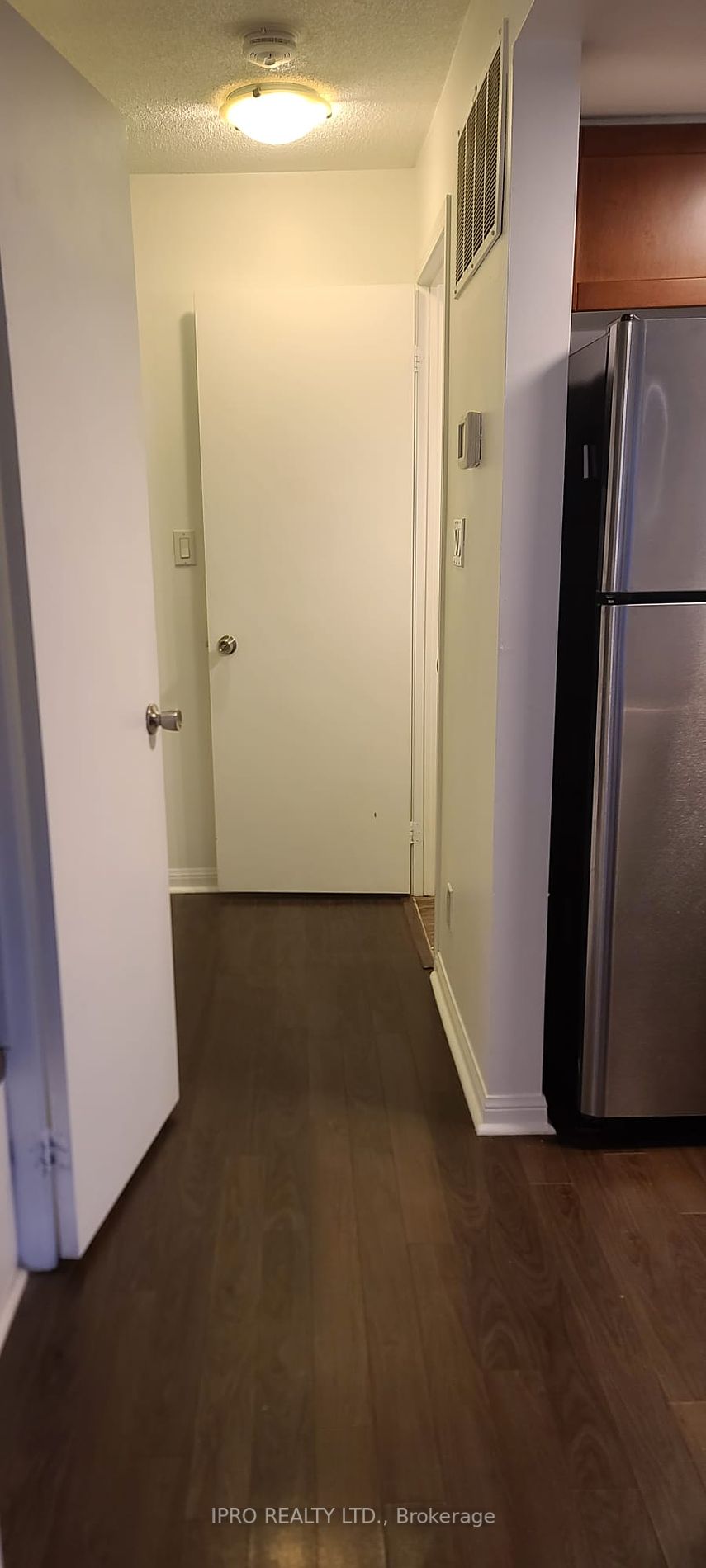 12 Laidlaw St 830 Property Photo 4