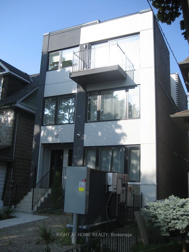 12 Batavia Avenue Property Photo 2