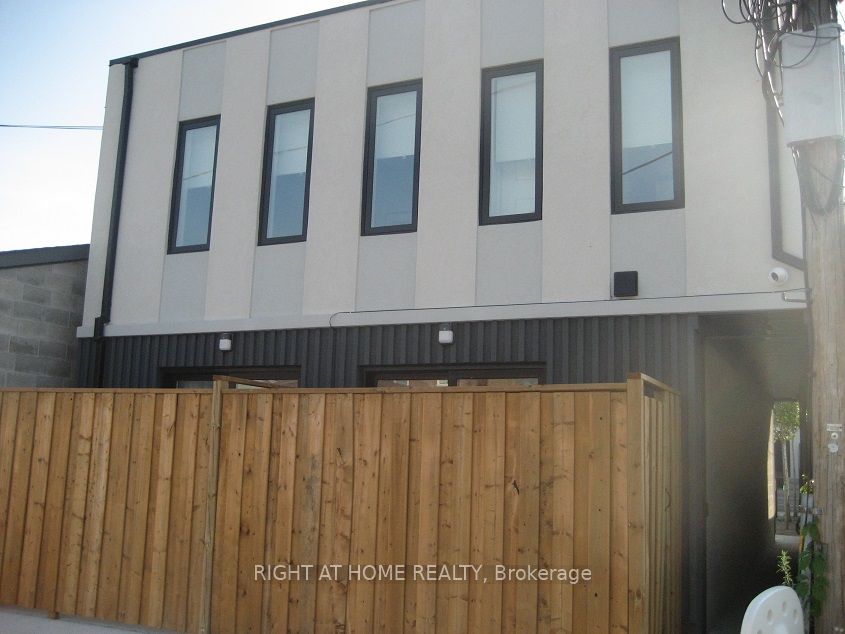 12 Batavia Avenue Property Photo 4