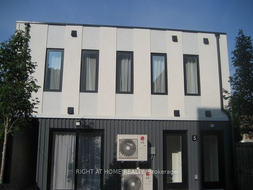 12 Batavia Avenue Property Photo 5
