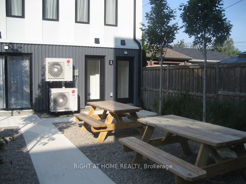 12 Batavia Avenue Property Photo 6