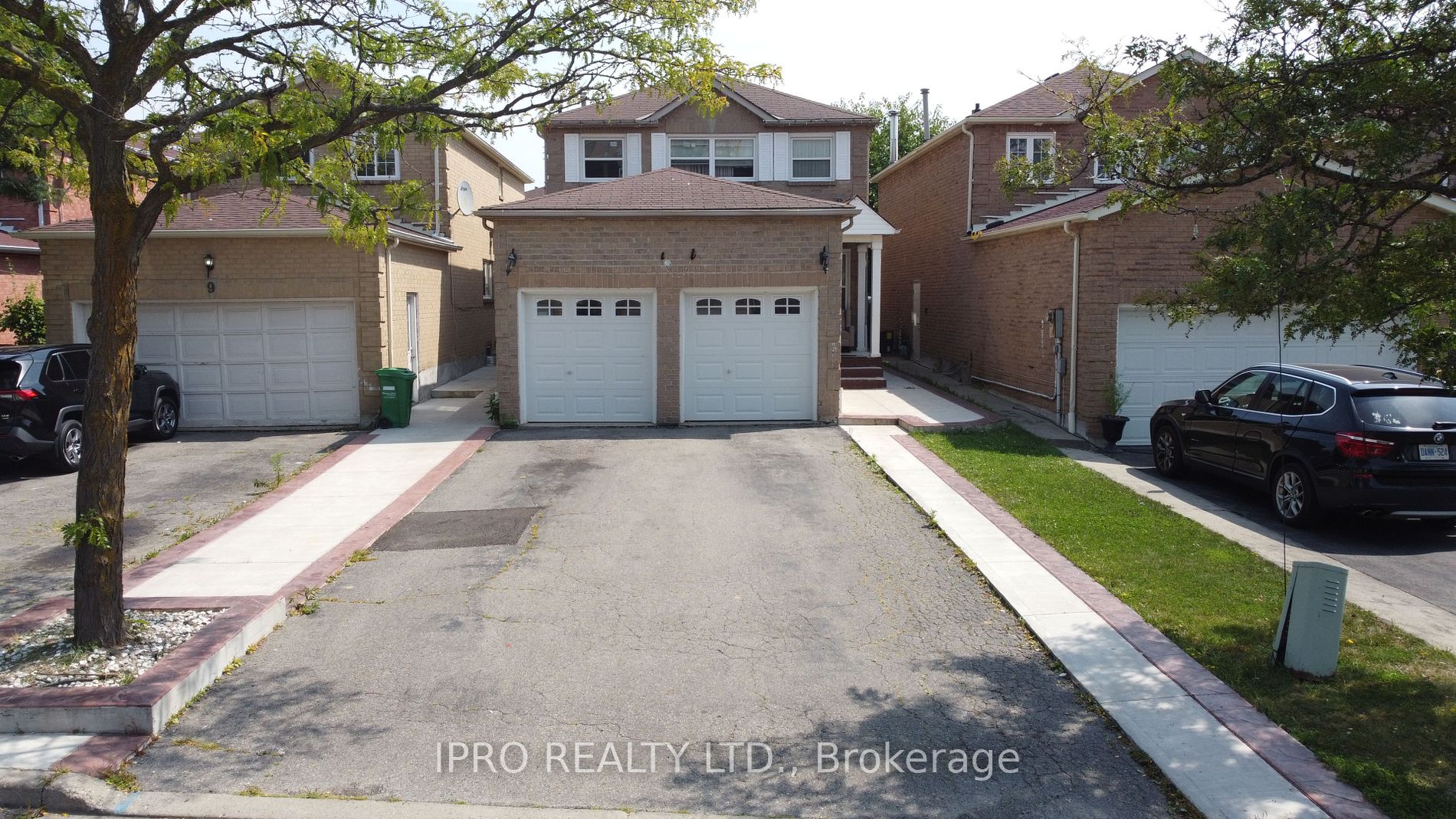7 Dupont Crt Property Photo 1