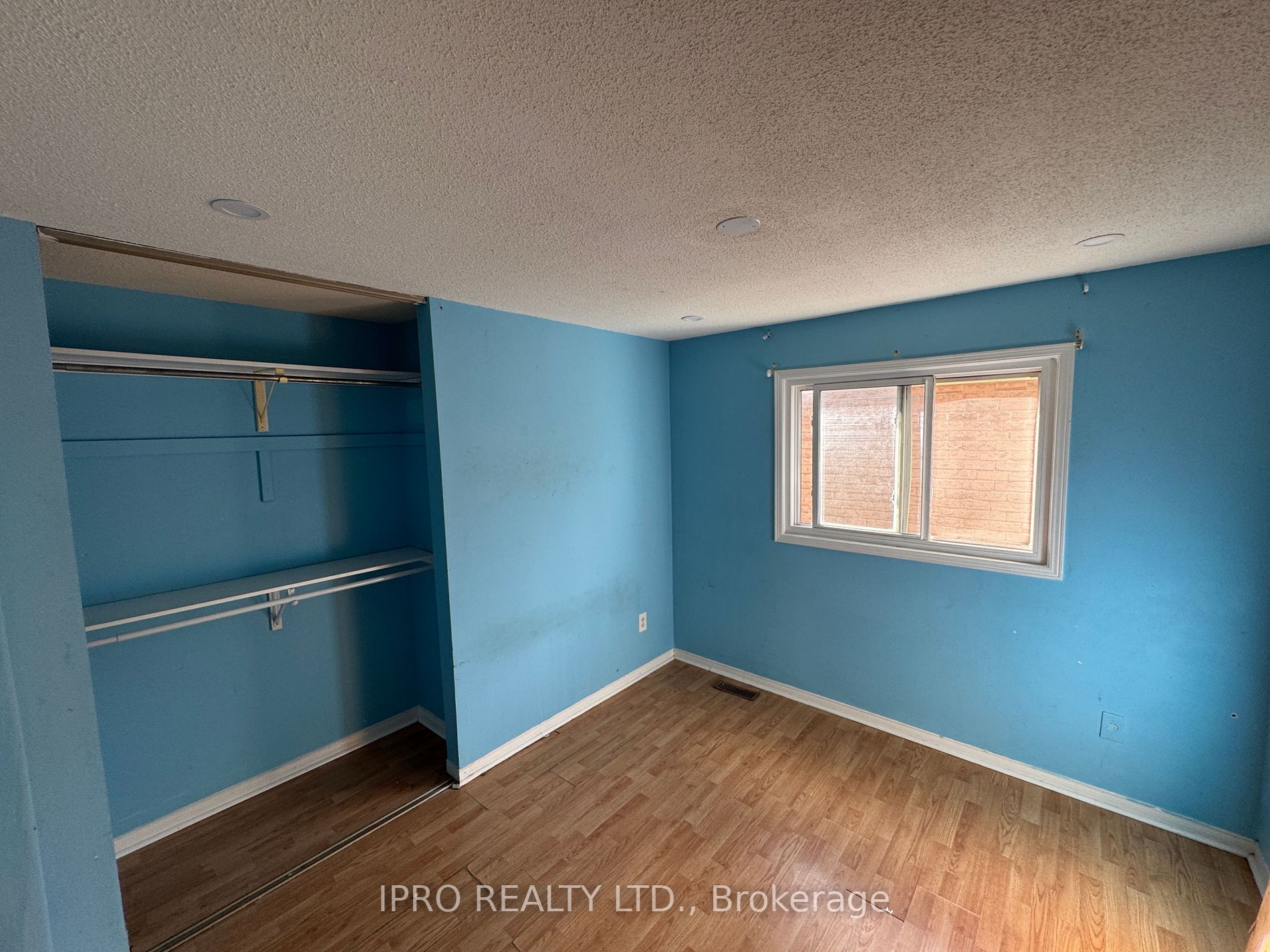 7 Dupont Crt Property Photo 10