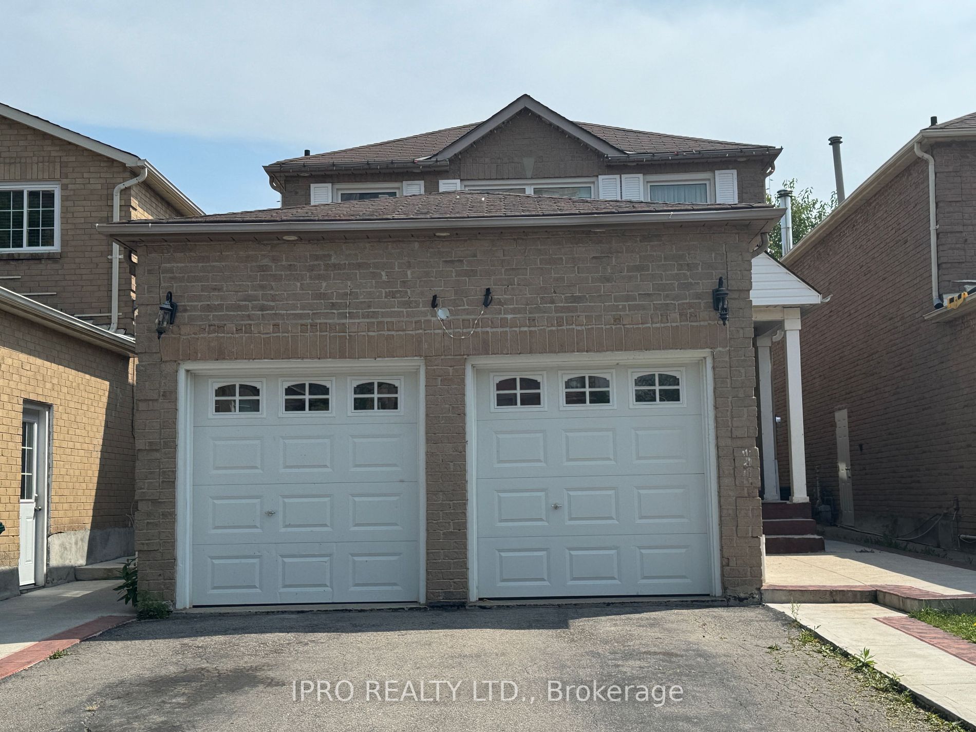 7 Dupont Crt Property Photo 12