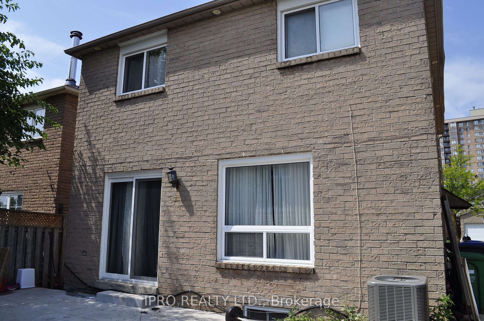 7 Dupont Crt Property Photo 19