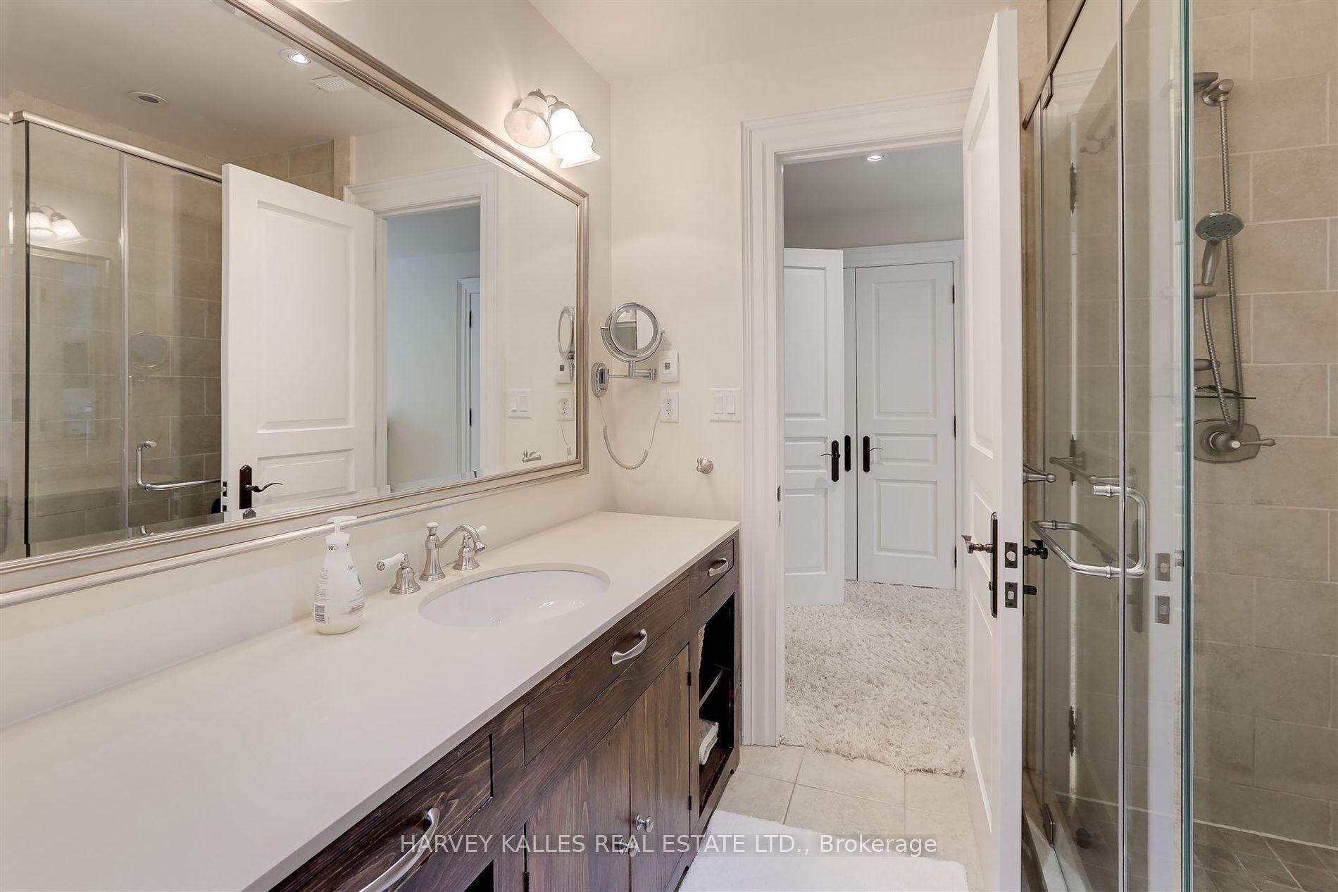 1199 Tecumseh Park Cres Property Photo 15
