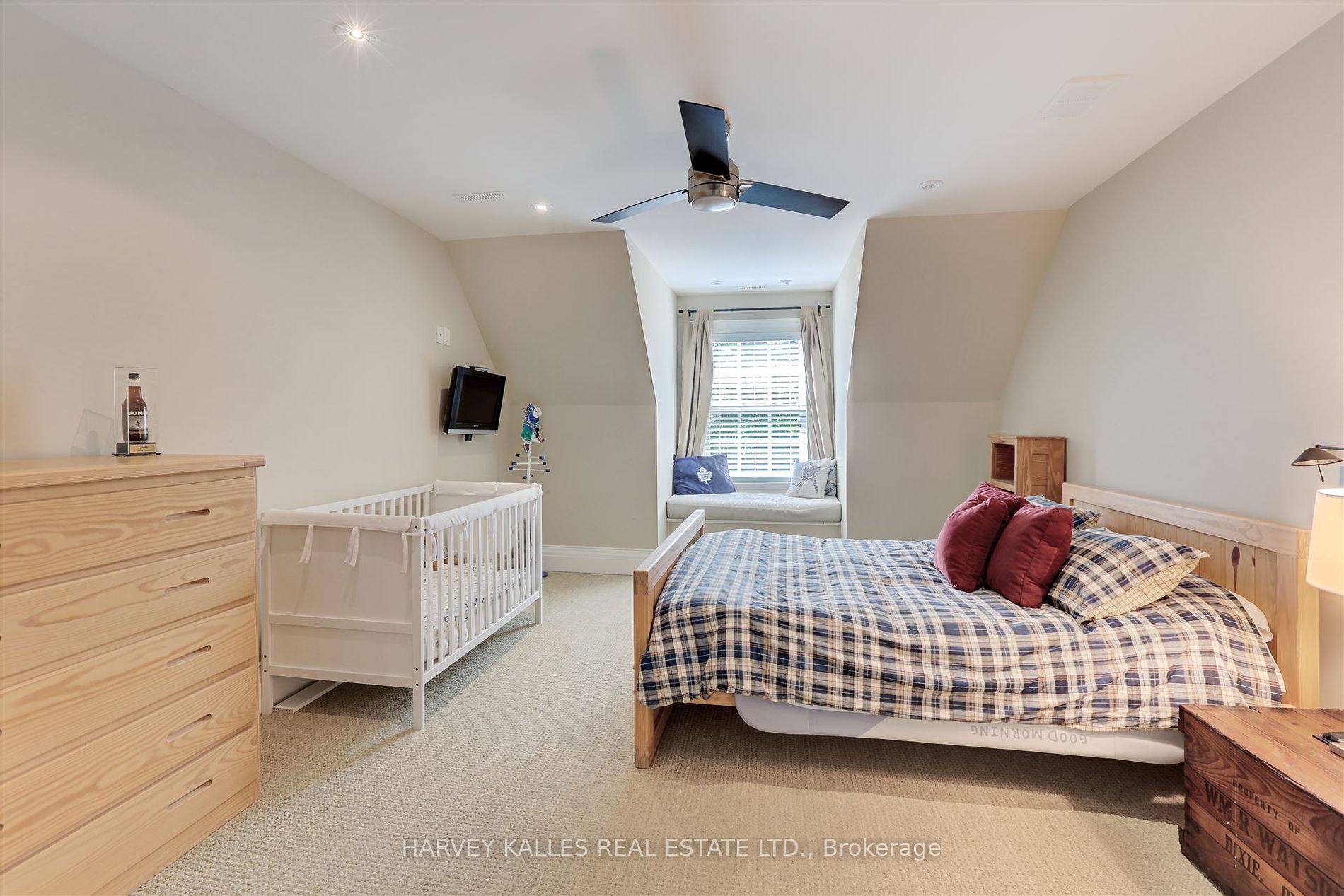 1199 Tecumseh Park Cres Property Photo 16