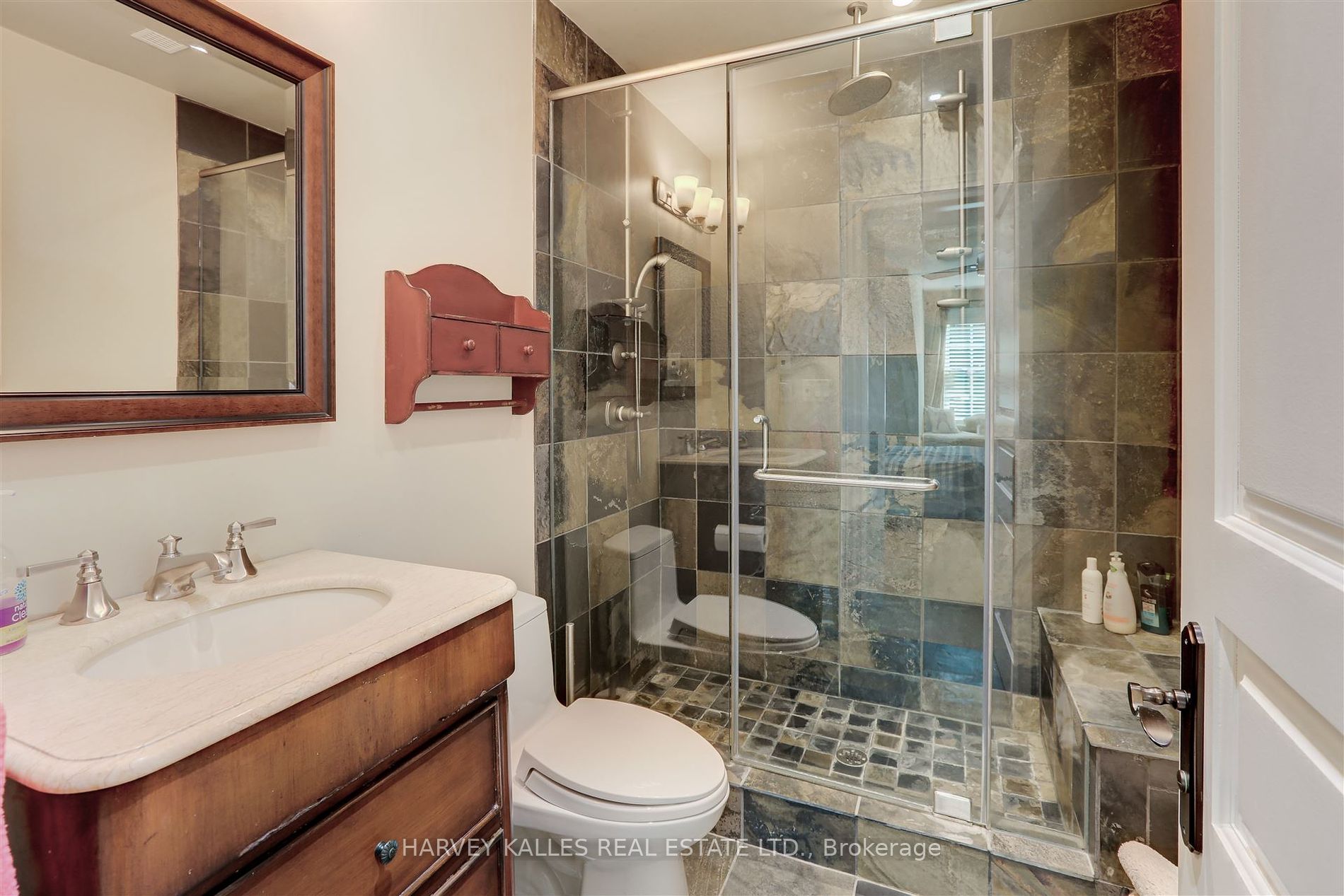 1199 Tecumseh Park Cres Property Photo 17