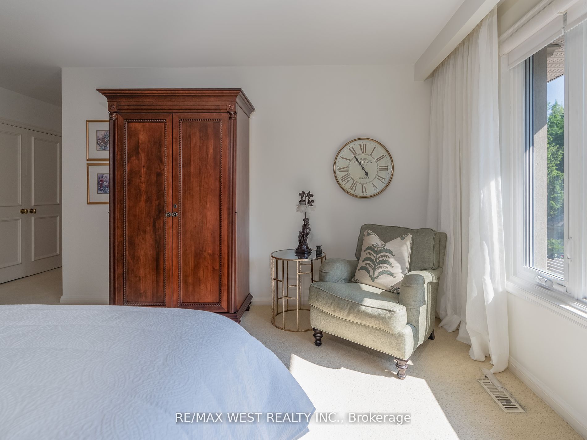 57 Edenvale Cres Property Photo 11