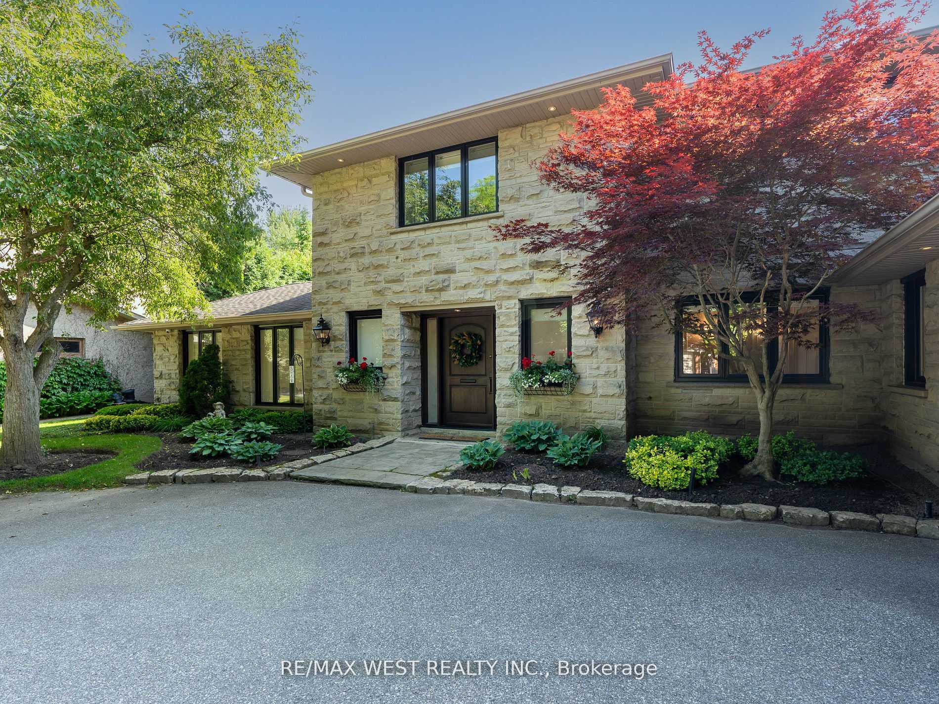 57 Edenvale Cres Property Photo 12