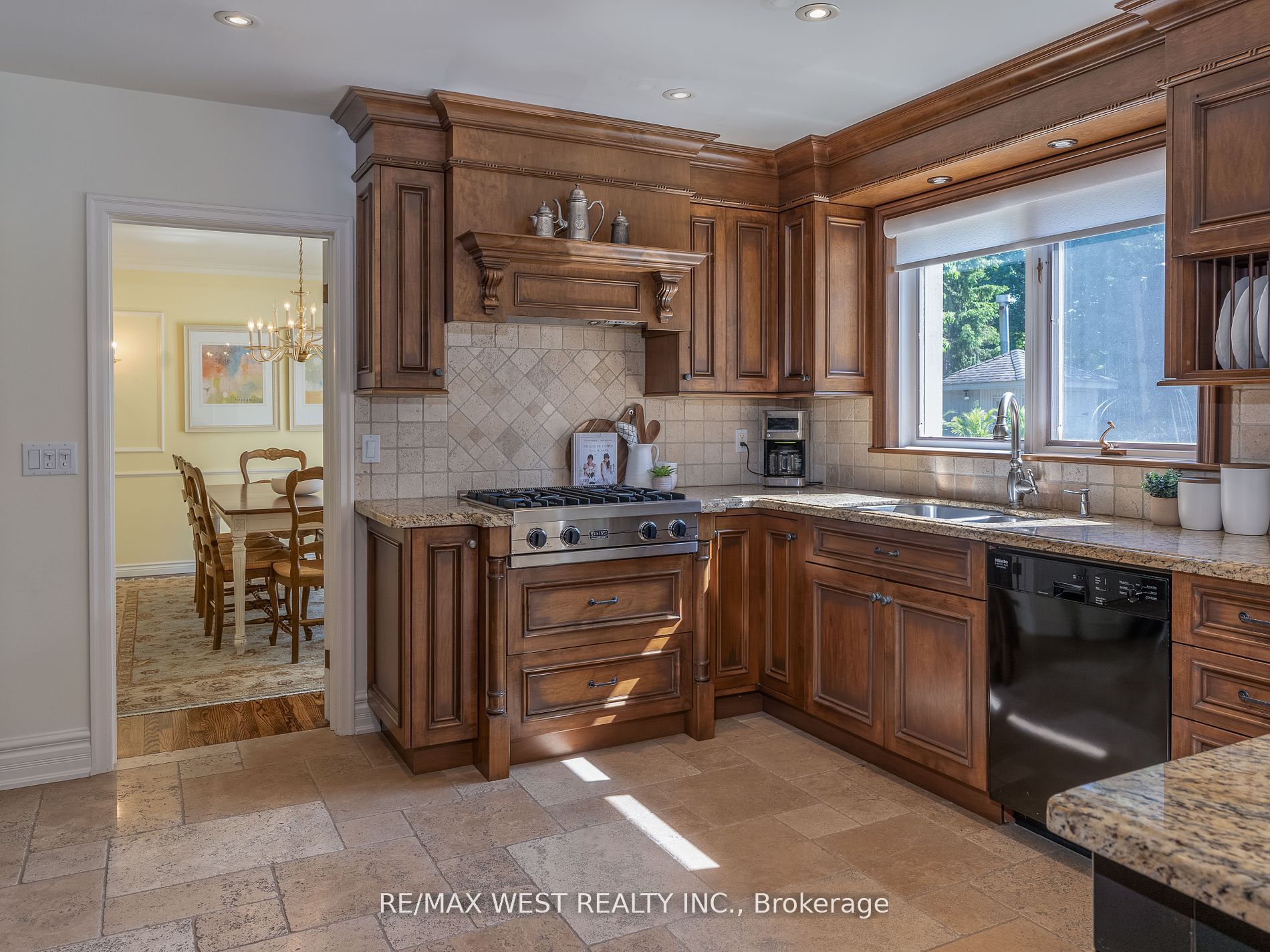 57 Edenvale Cres Property Photo 33