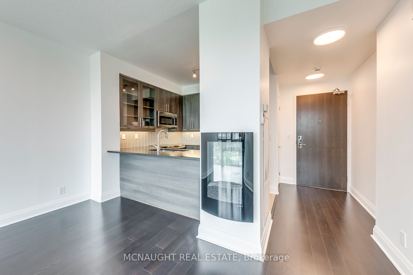1185 The Queensway 14 Property Photo 3
