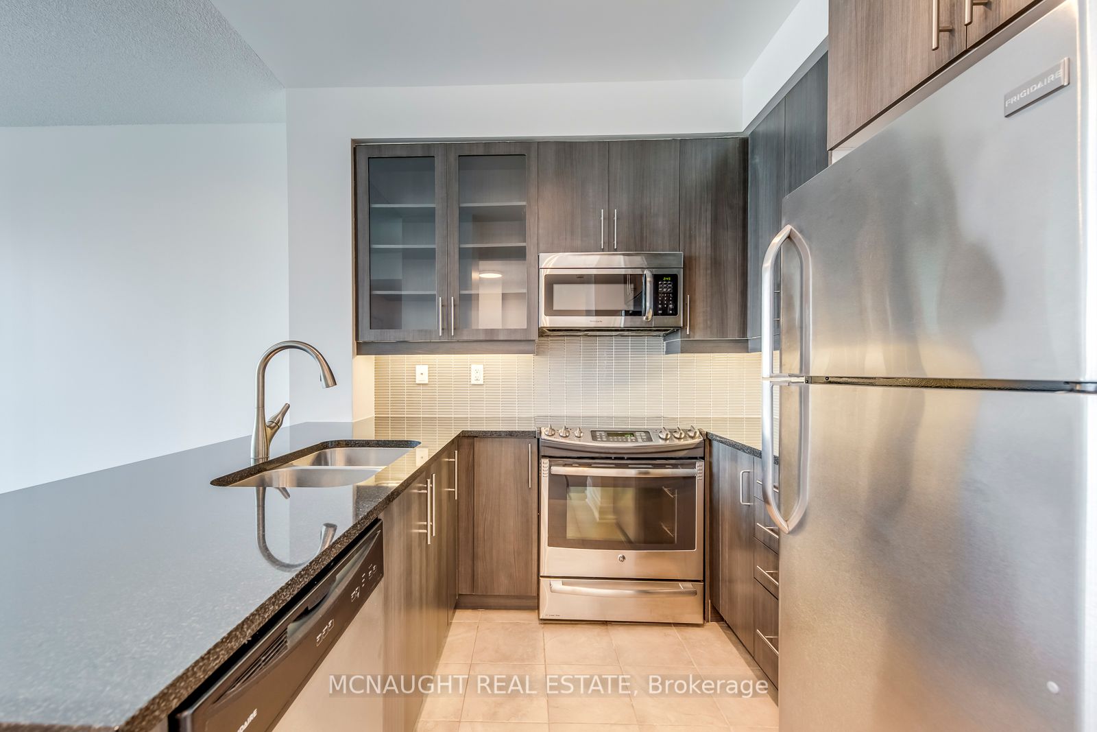 1185 The Queensway 14 Property Photo 27