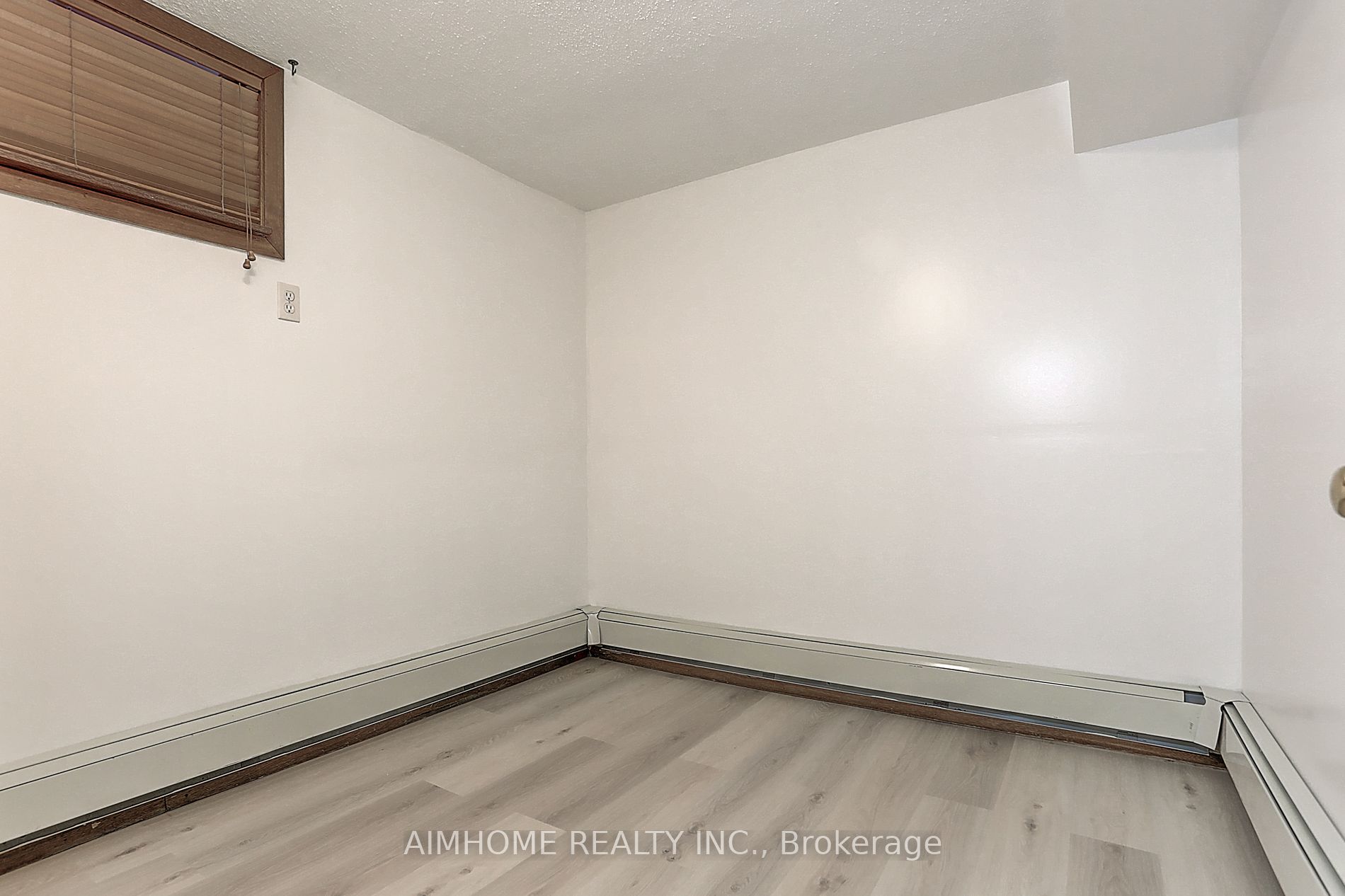 4401 Curia Cres Property Photo 7