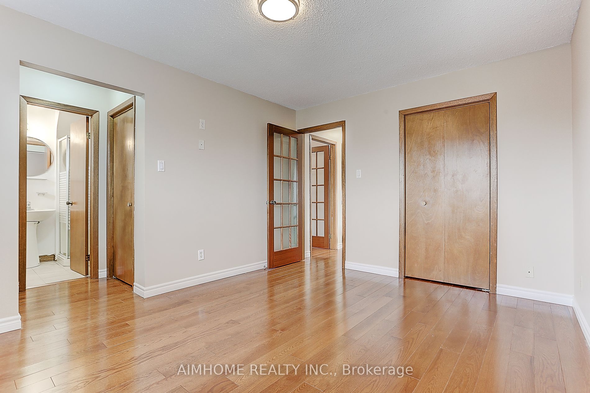 4401 Curia Cres Property Photo 11