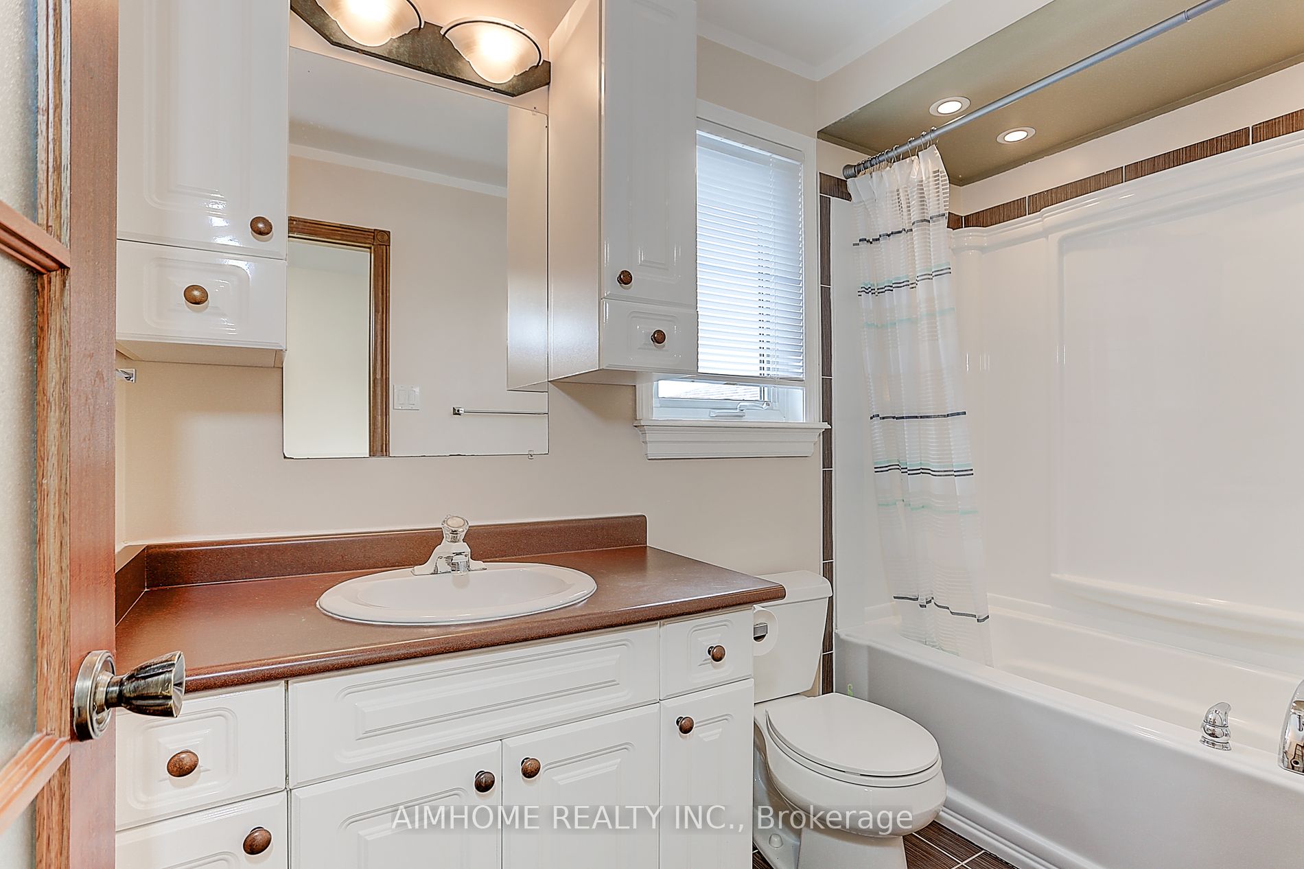 4401 Curia Cres Property Photo 13