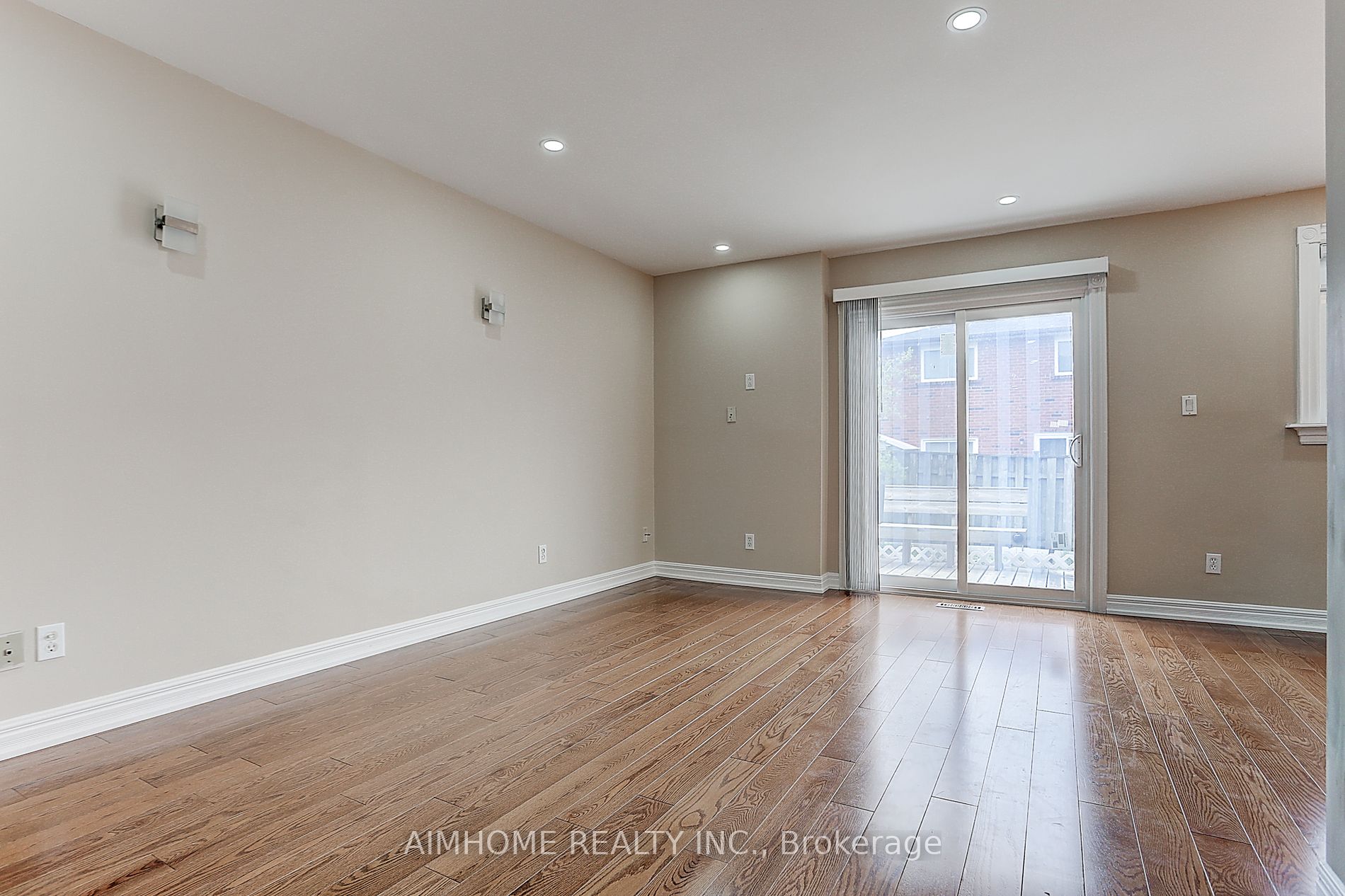 4401 Curia Cres Property Photo 16