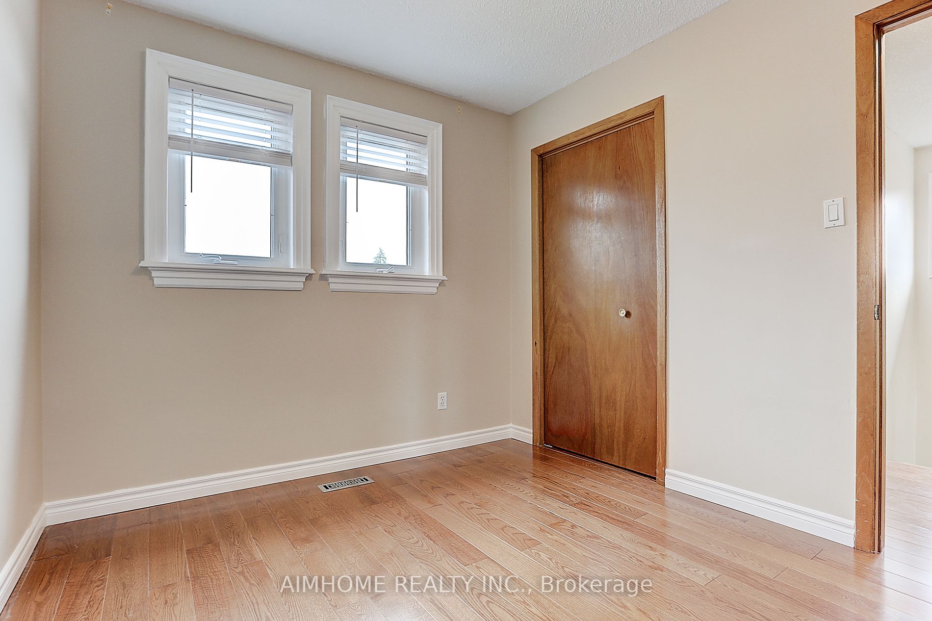 4401 Curia Cres Property Photo 17