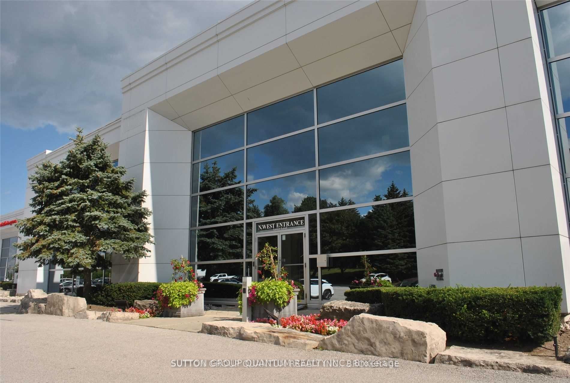 #300 - 1005 Skyview Drive Property Photo 8