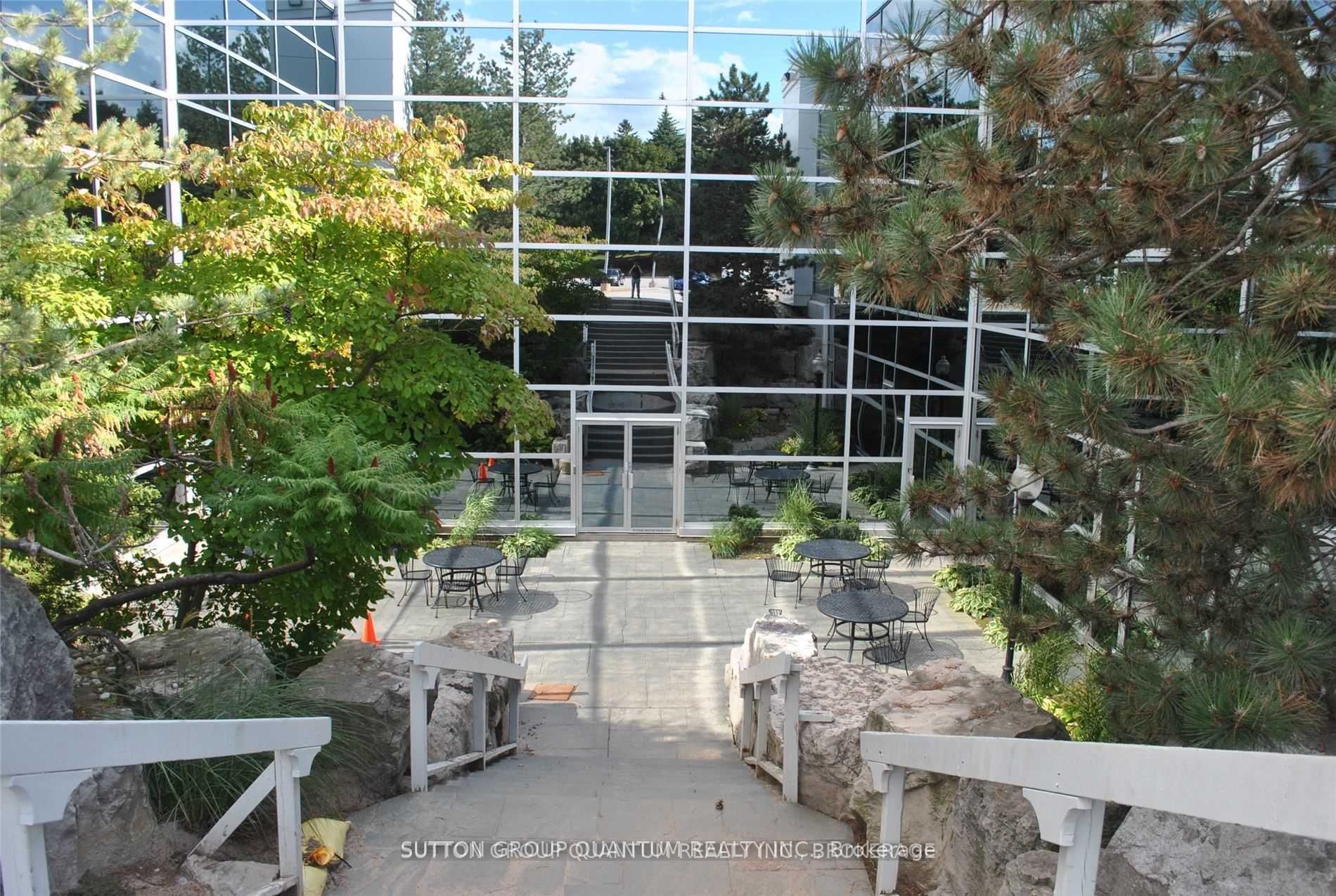 #300 - 1005 Skyview Drive Property Photo 12