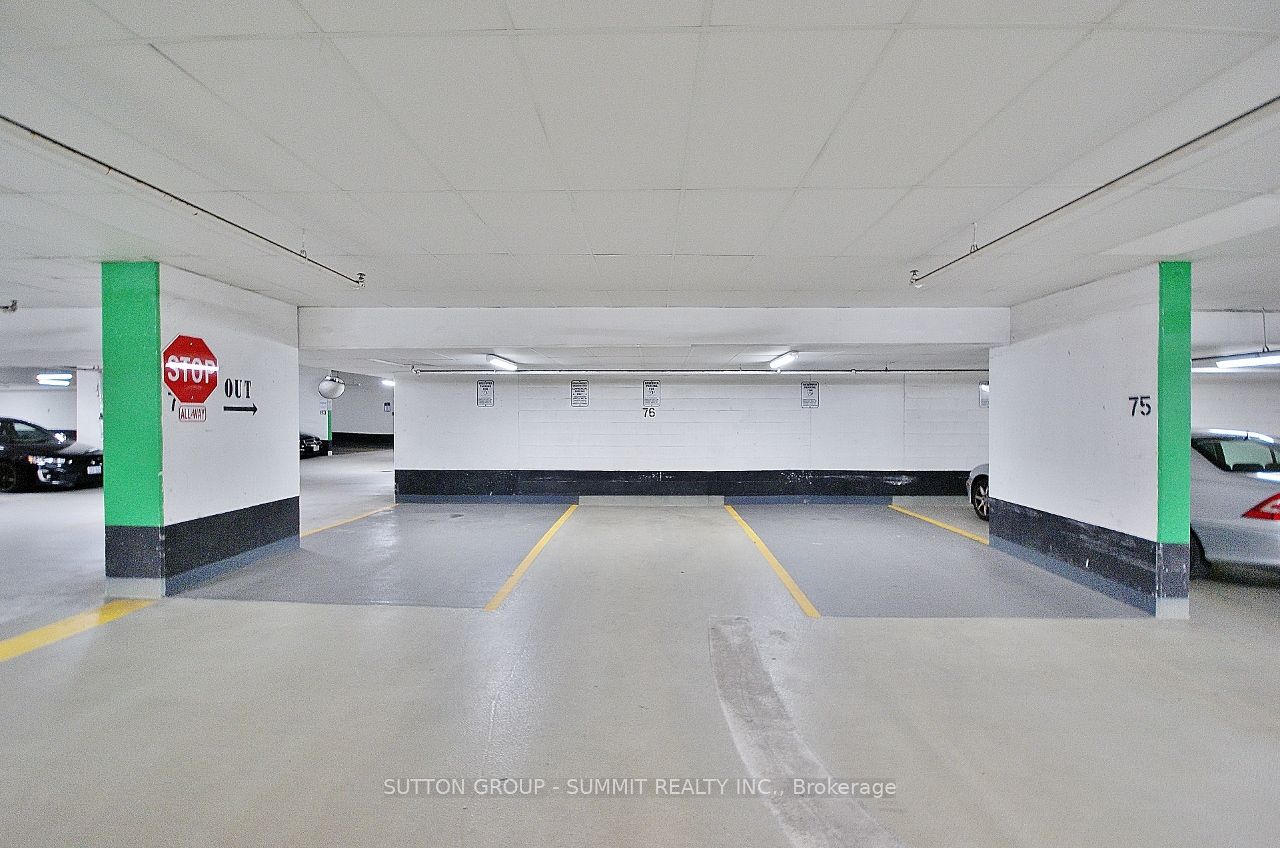 1 Hurontario St Property Photo 22