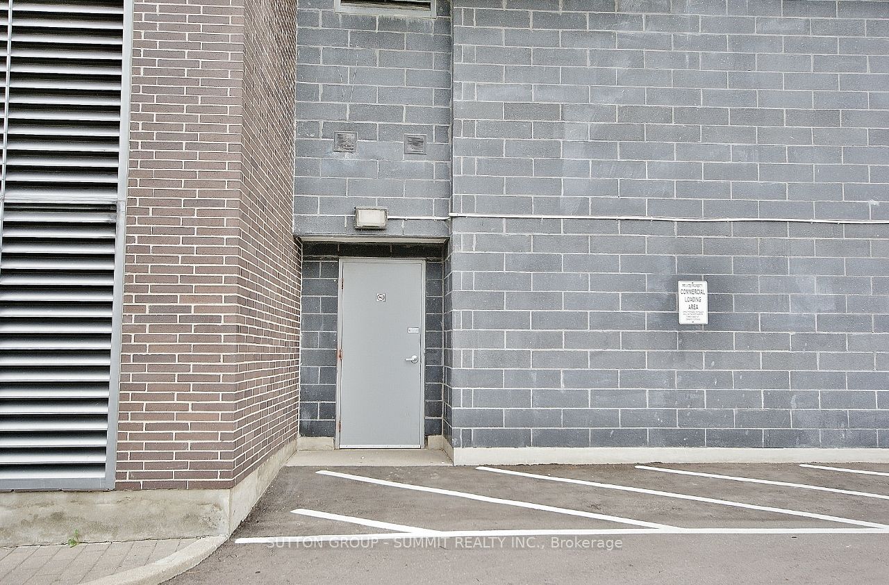 1 Hurontario St Property Photo 26