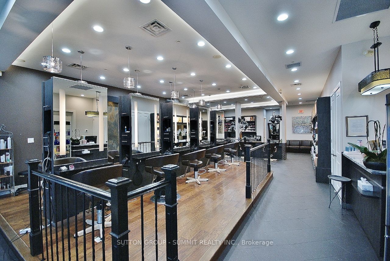 1 Hurontario St Property Photo 27