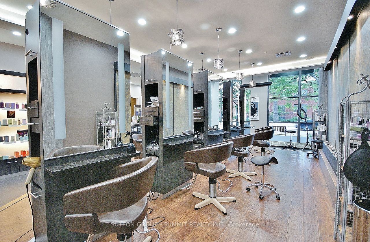 1 Hurontario St Property Photo 30