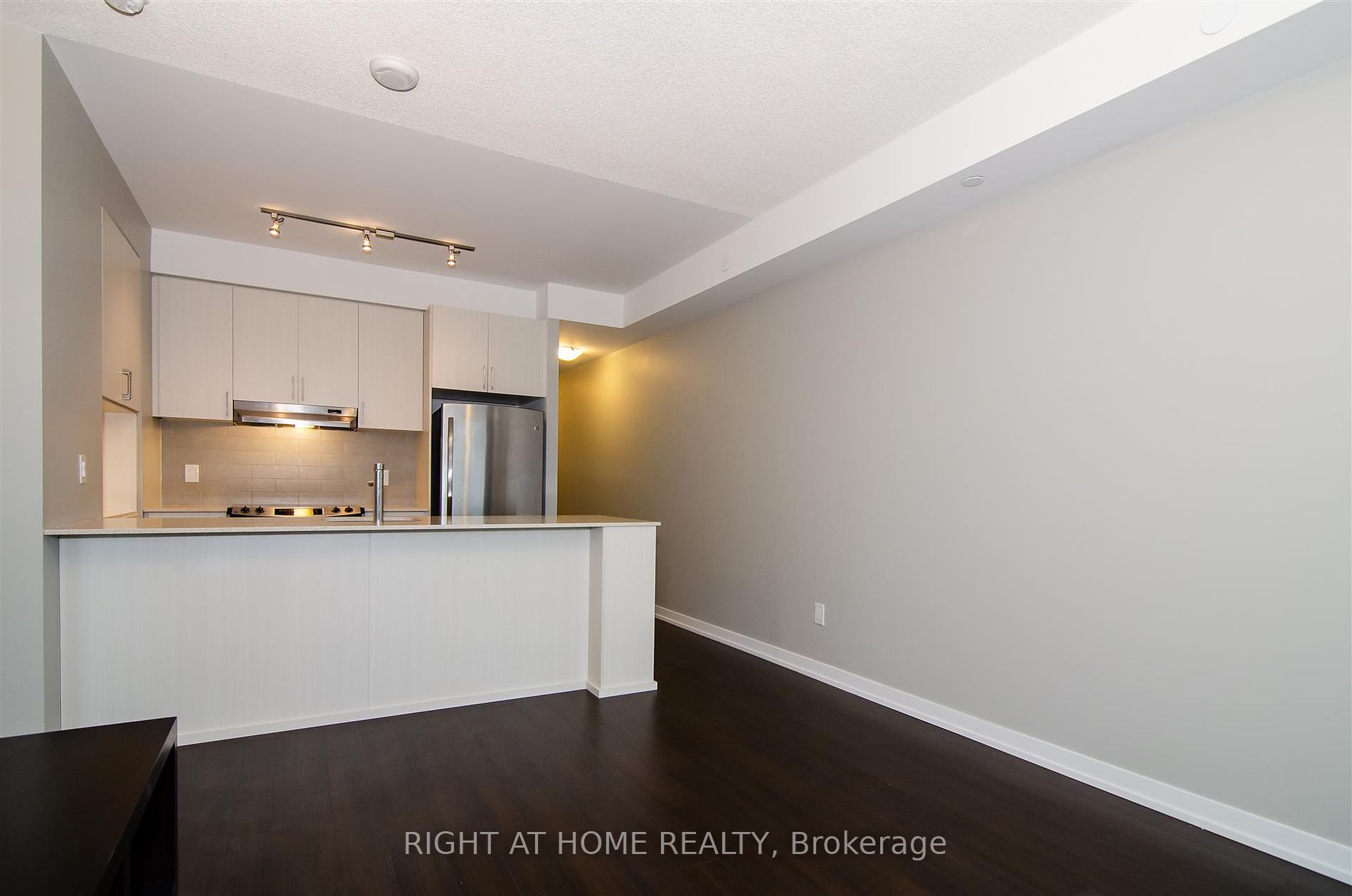 2560 Eglinton Ave W 1812 Property Photo 18