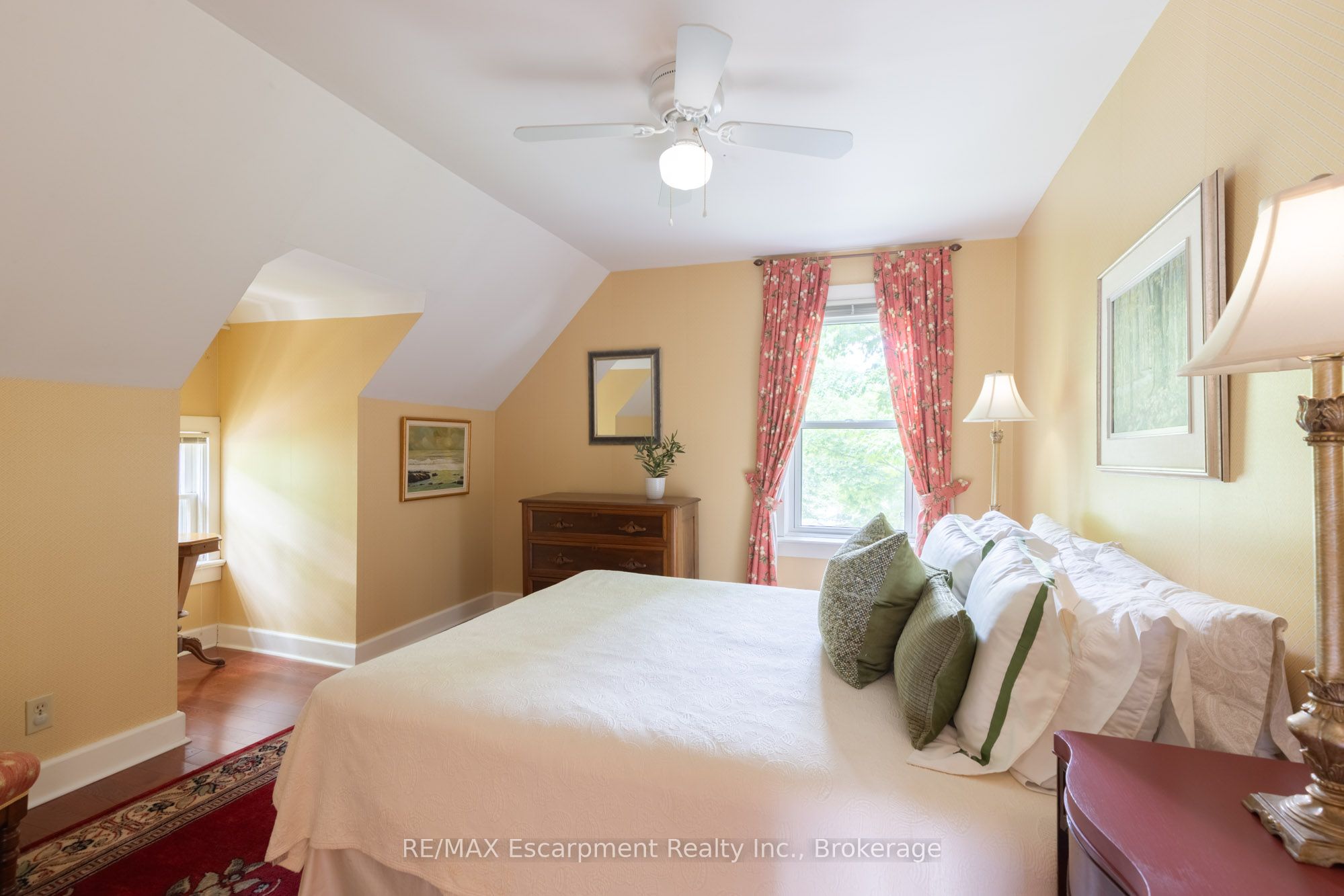 302 William Street Property Photo 13