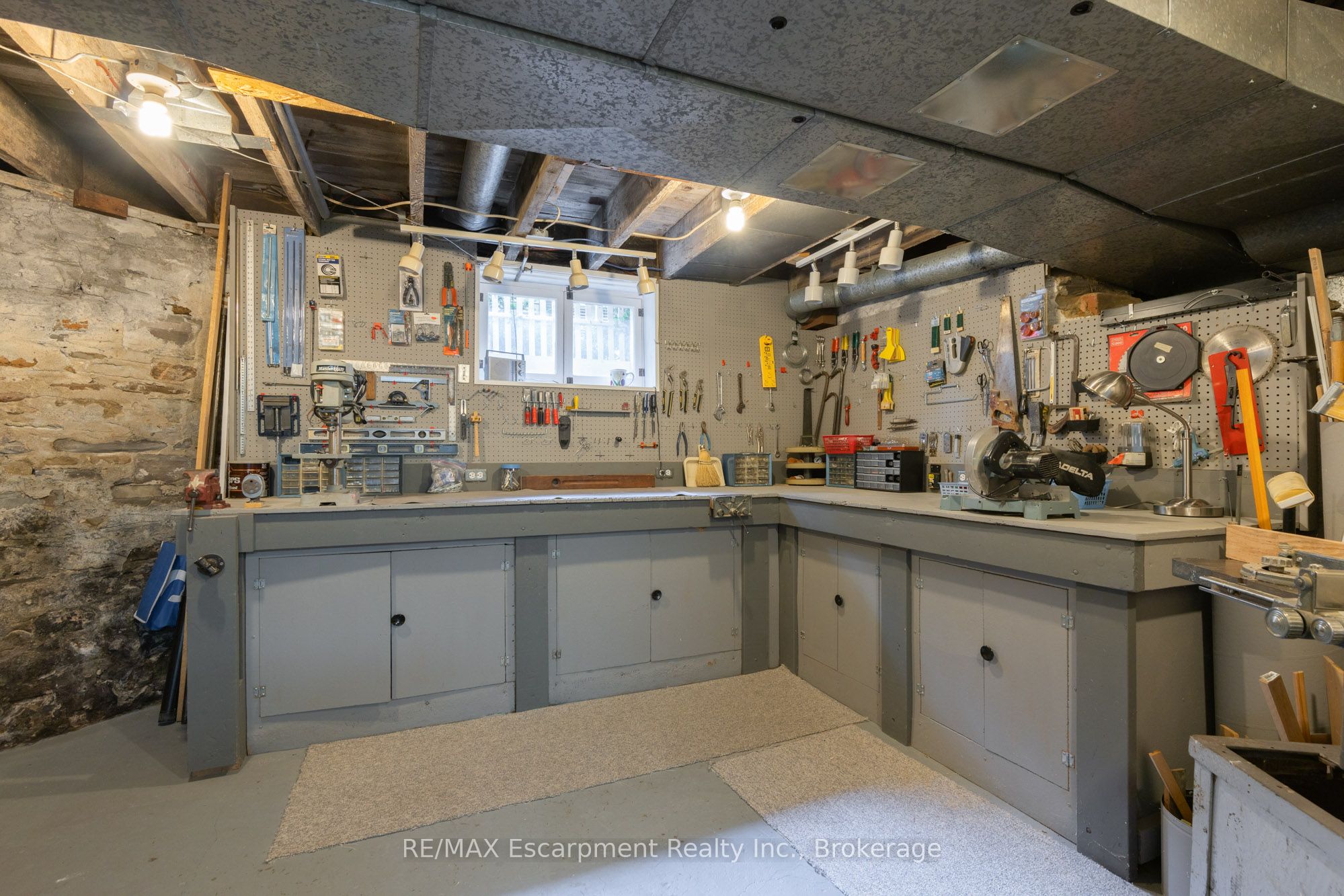 302 William Street Property Photo 19