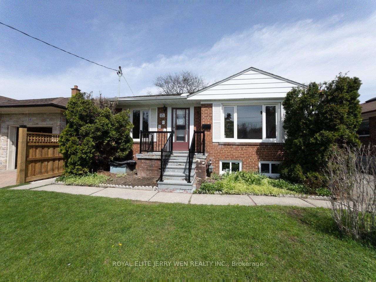 12 North Heights Rd Property Photo