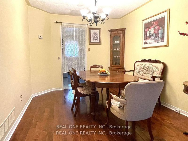 1235 Blackburn Dr Property Photo 3