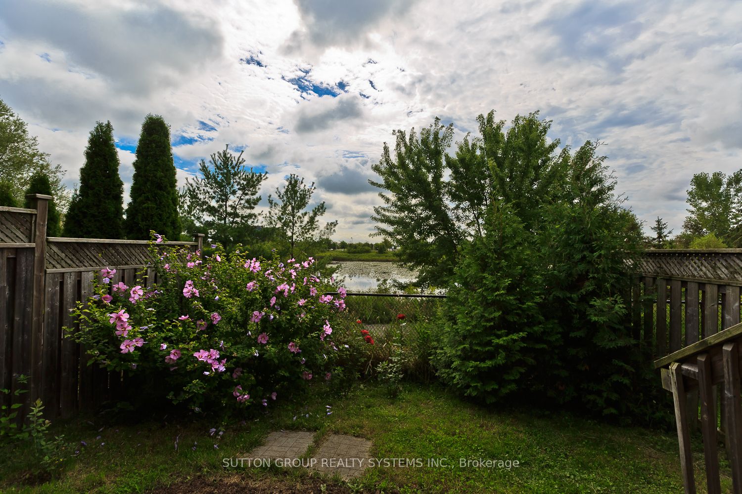 355 Hobbs Cres Property Photo 10