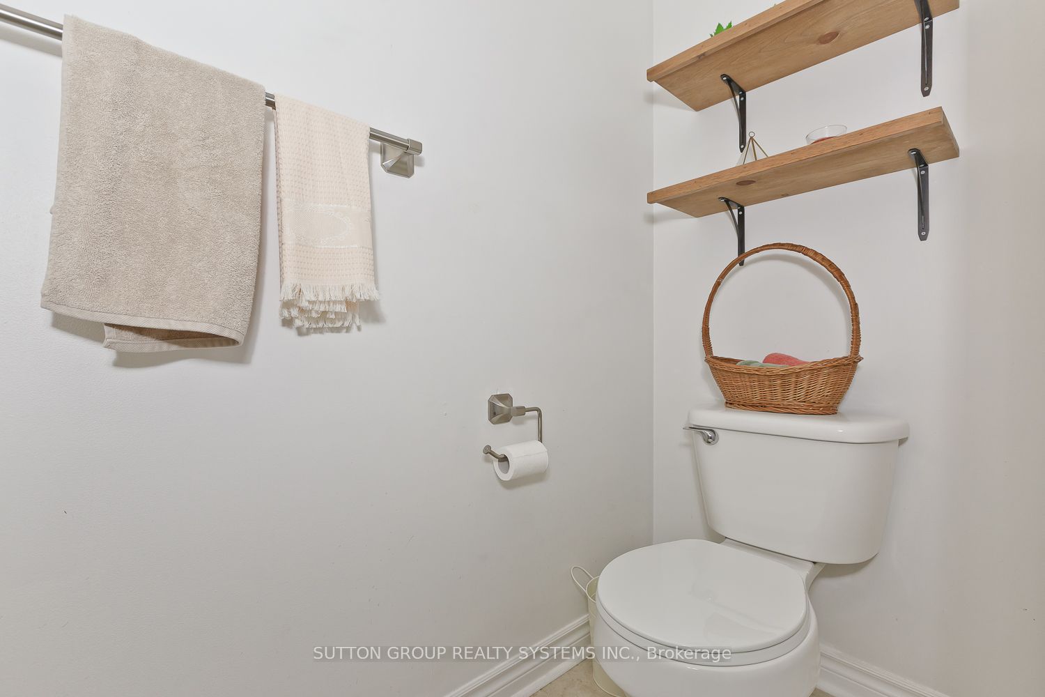 355 Hobbs Cres Property Photo 11