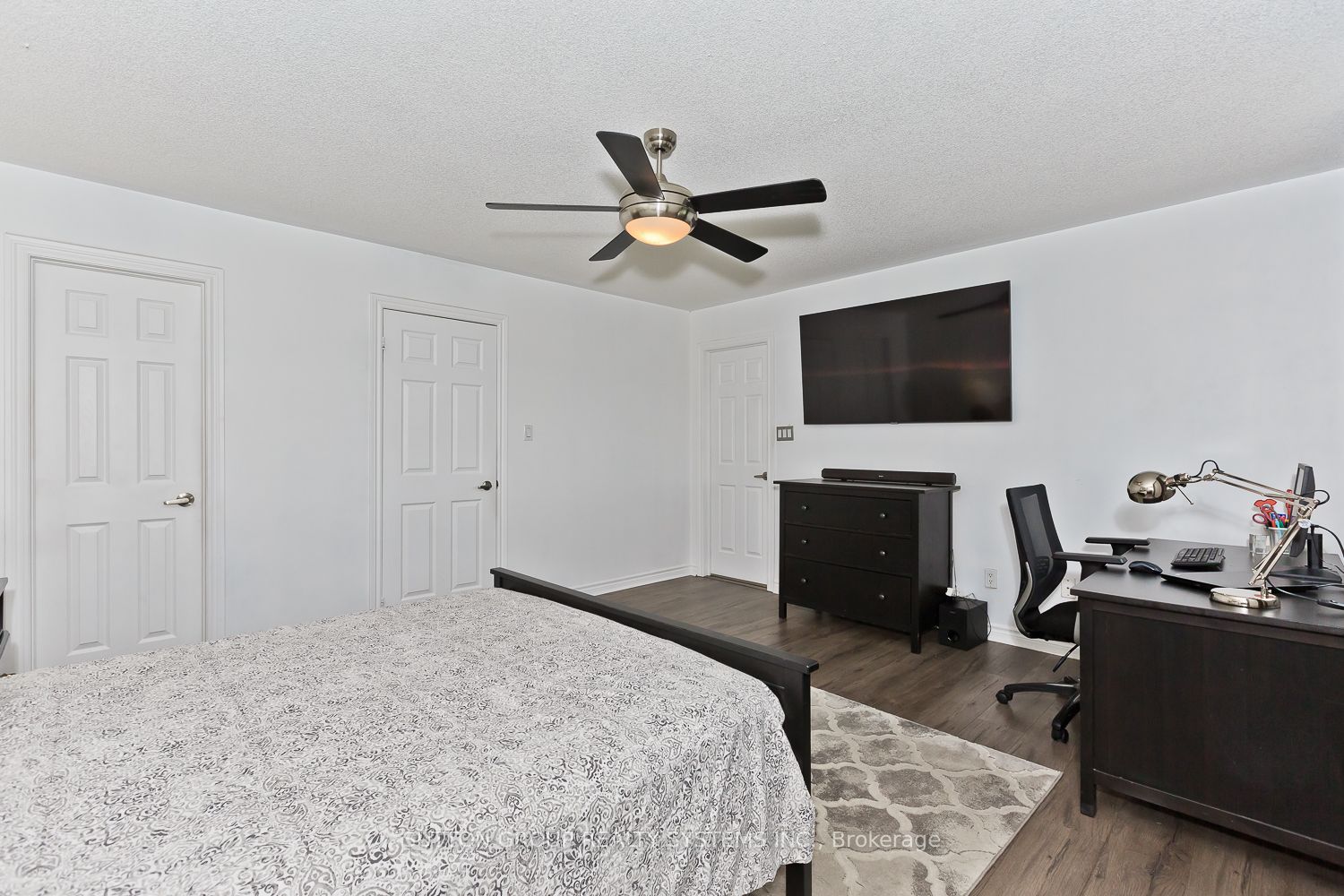 355 Hobbs Cres Property Photo 18