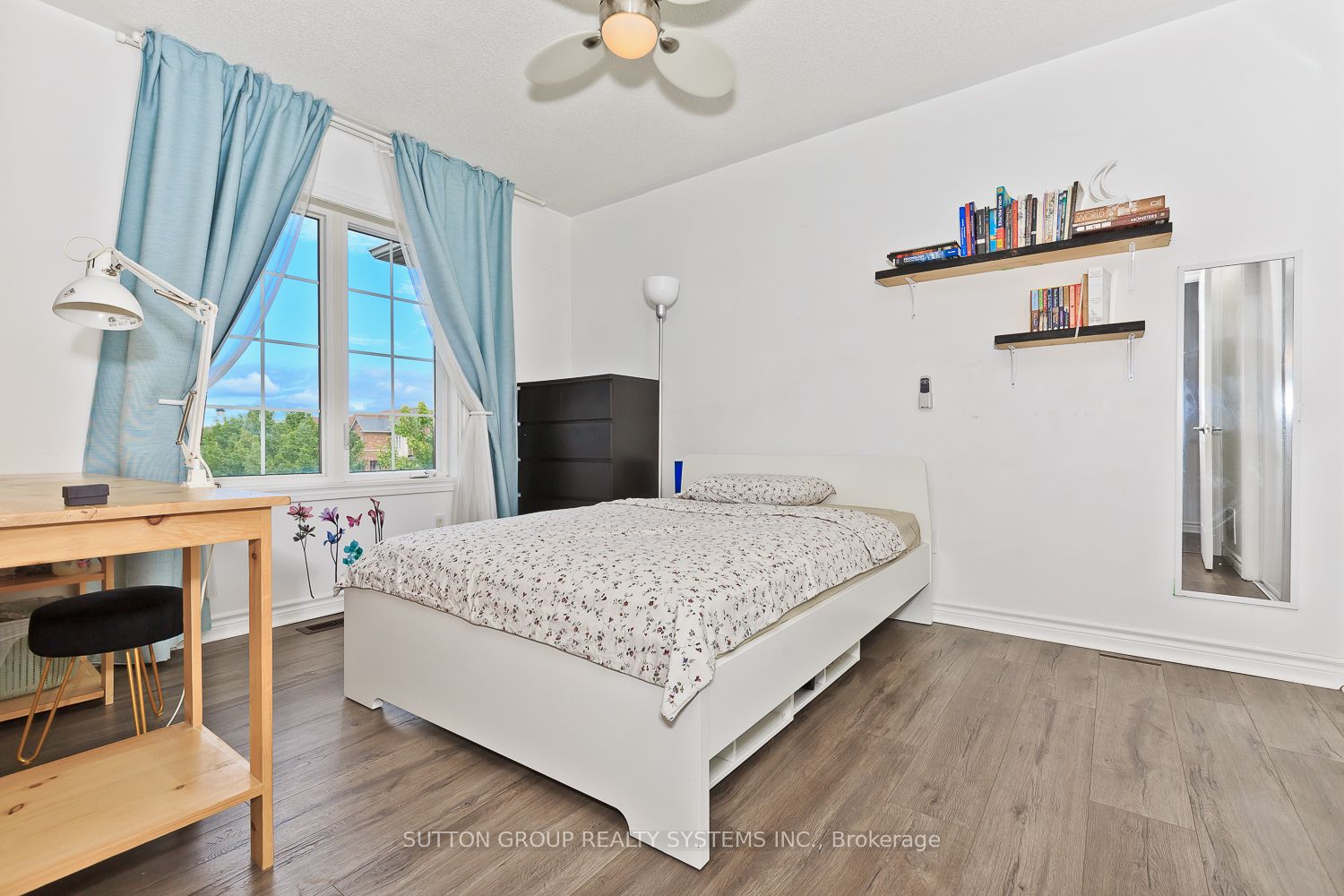 355 Hobbs Cres Property Photo 19