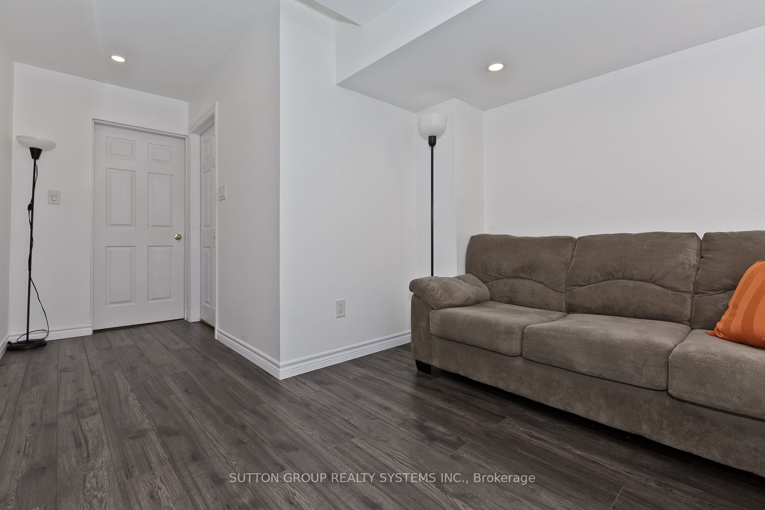 355 Hobbs Cres Property Photo 27