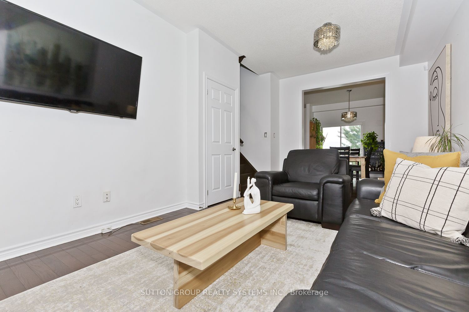 355 Hobbs Cres Property Photo 32