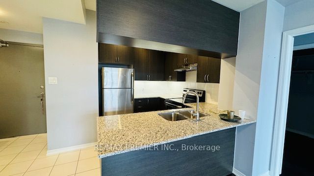 #313 - 54 Sky Harbour Drive Property Photo 3