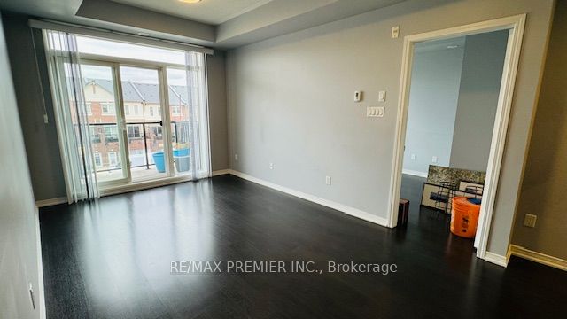 #313 - 54 Sky Harbour Drive Property Photo 7