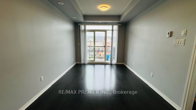 #313 - 54 Sky Harbour Drive Property Photo 8