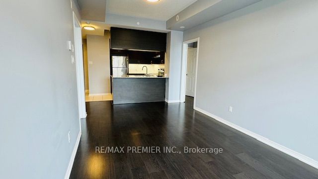 #313 - 54 Sky Harbour Drive Property Photo 9