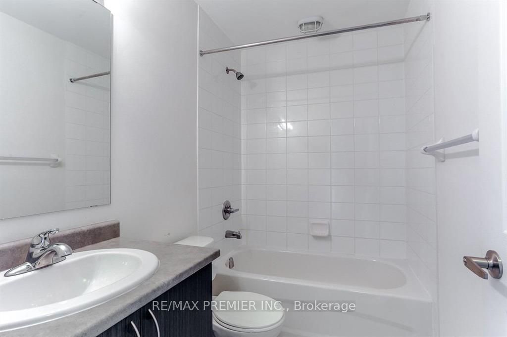 #313 - 54 Sky Harbour Drive Property Photo 15