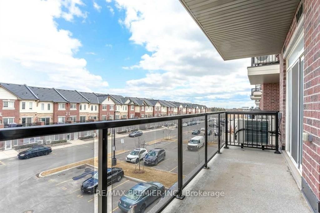 #313 - 54 Sky Harbour Drive Property Photo 19