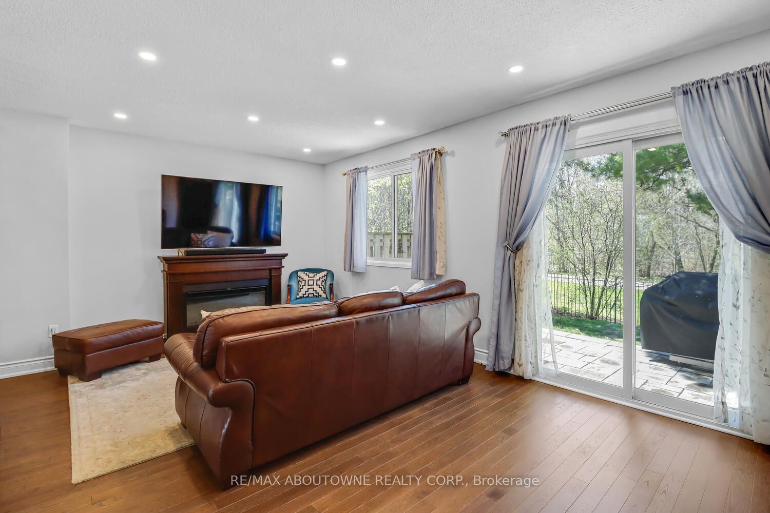 2651 Aquitaine Ave 5 Property Photo 2