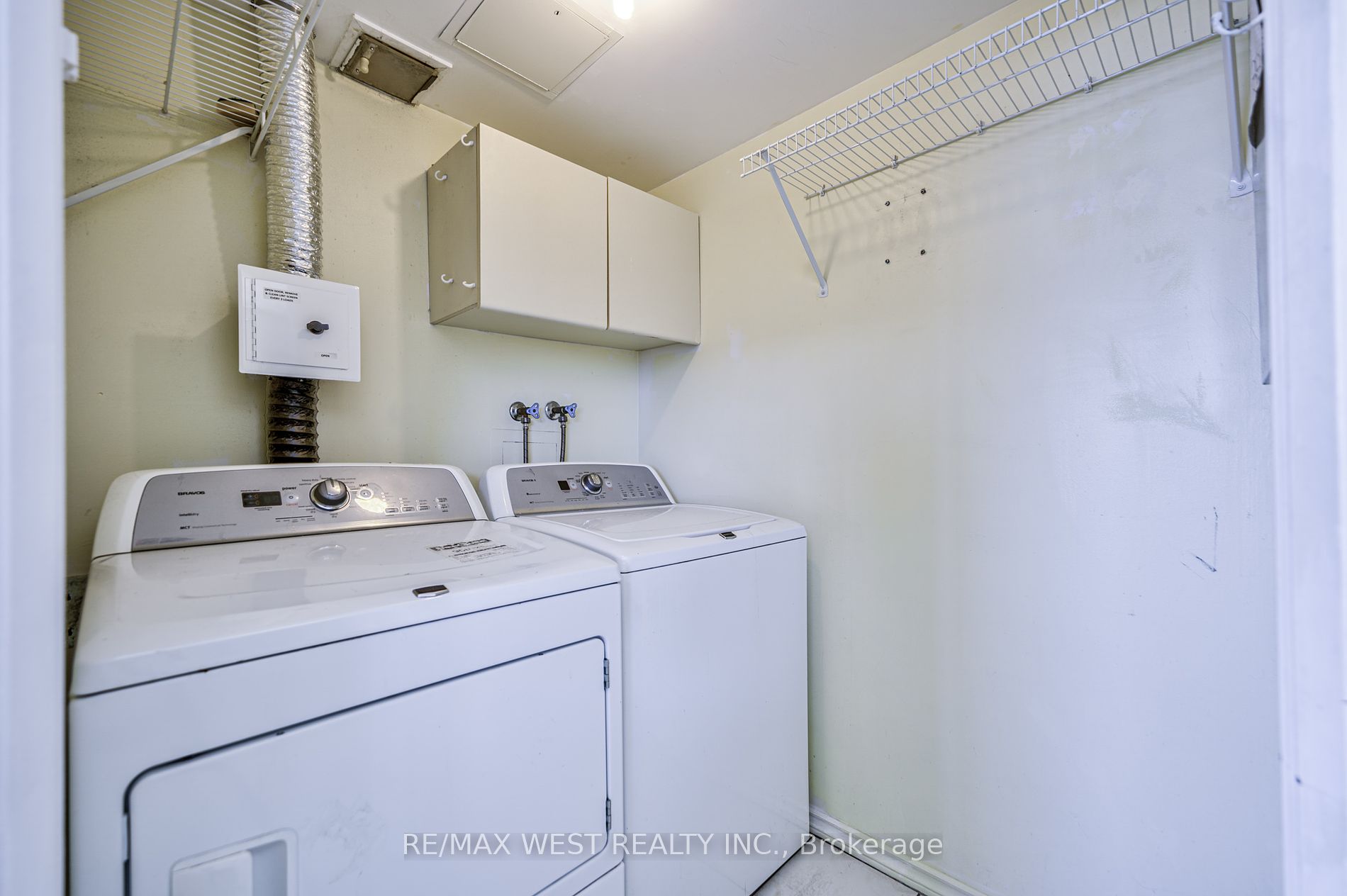 310 Mill St S 9 Property Photo 24