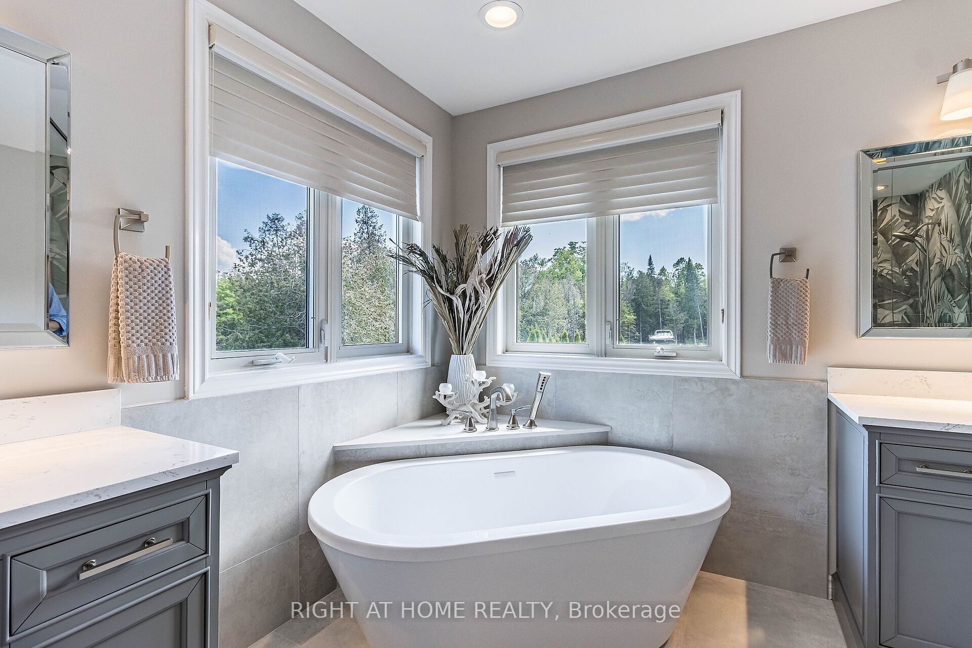13640 Guelph Line Property Photo 13