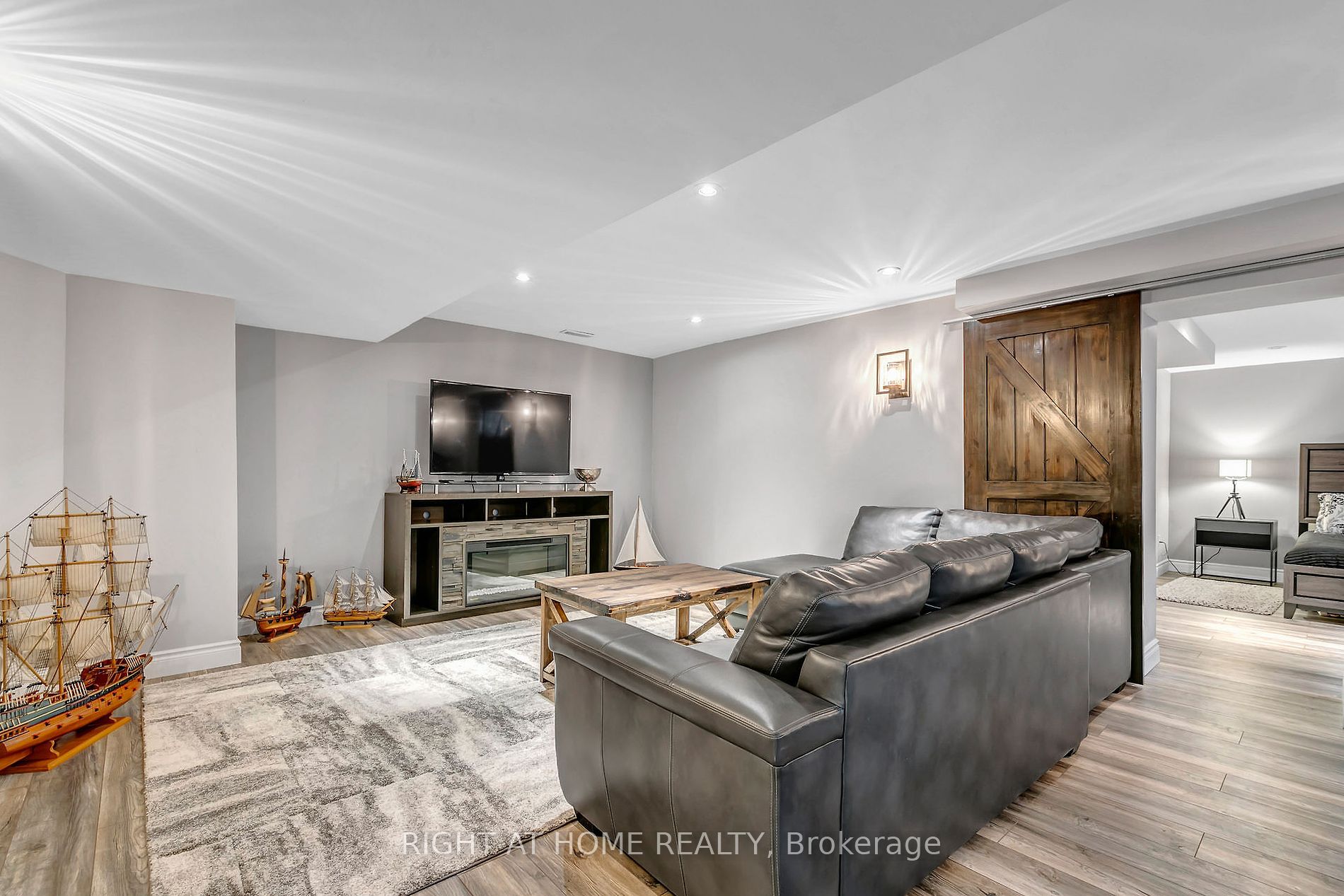 13640 Guelph Line Property Photo 16